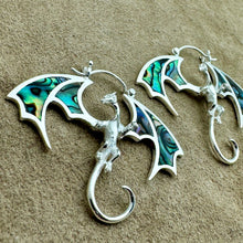 Load image into Gallery viewer, Abalone Dragons - M/Silver w/Abalone