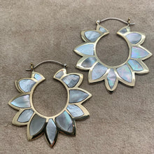 Load image into Gallery viewer, Sunflower Hoops - L/Brass w/Shell