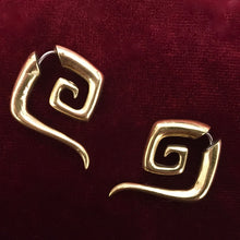 Load image into Gallery viewer, Nexus Curls - S/Brass